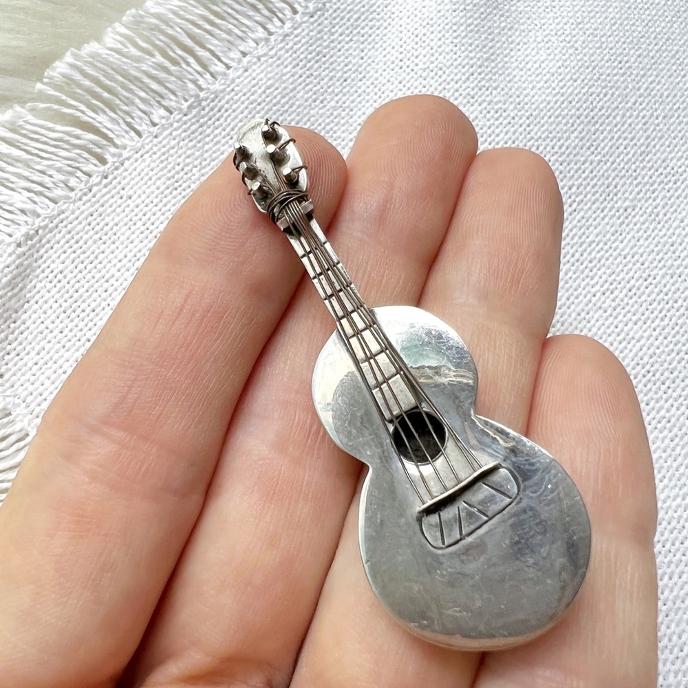 1970s Vintage TAXCO Mexico Guitar Sterling Silver Brooch Pin - Picture 2 of 8